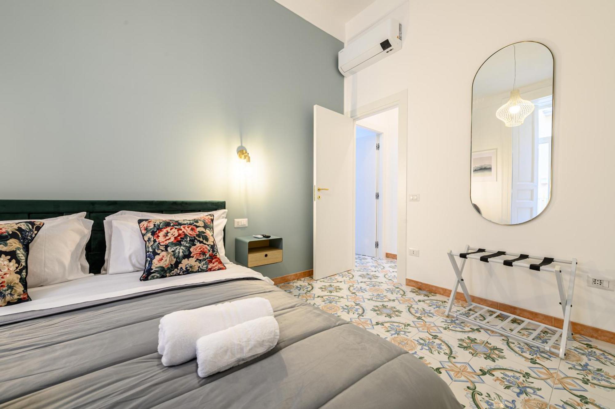 Guest House 121 Charming Apartment Napoli Eksteriør bilde